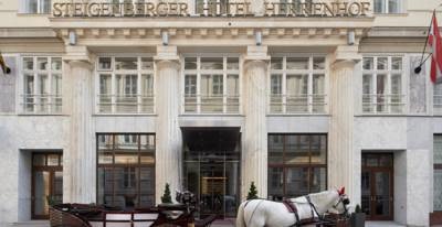 Steigenberger Hotel Herrenhof 1.jpg